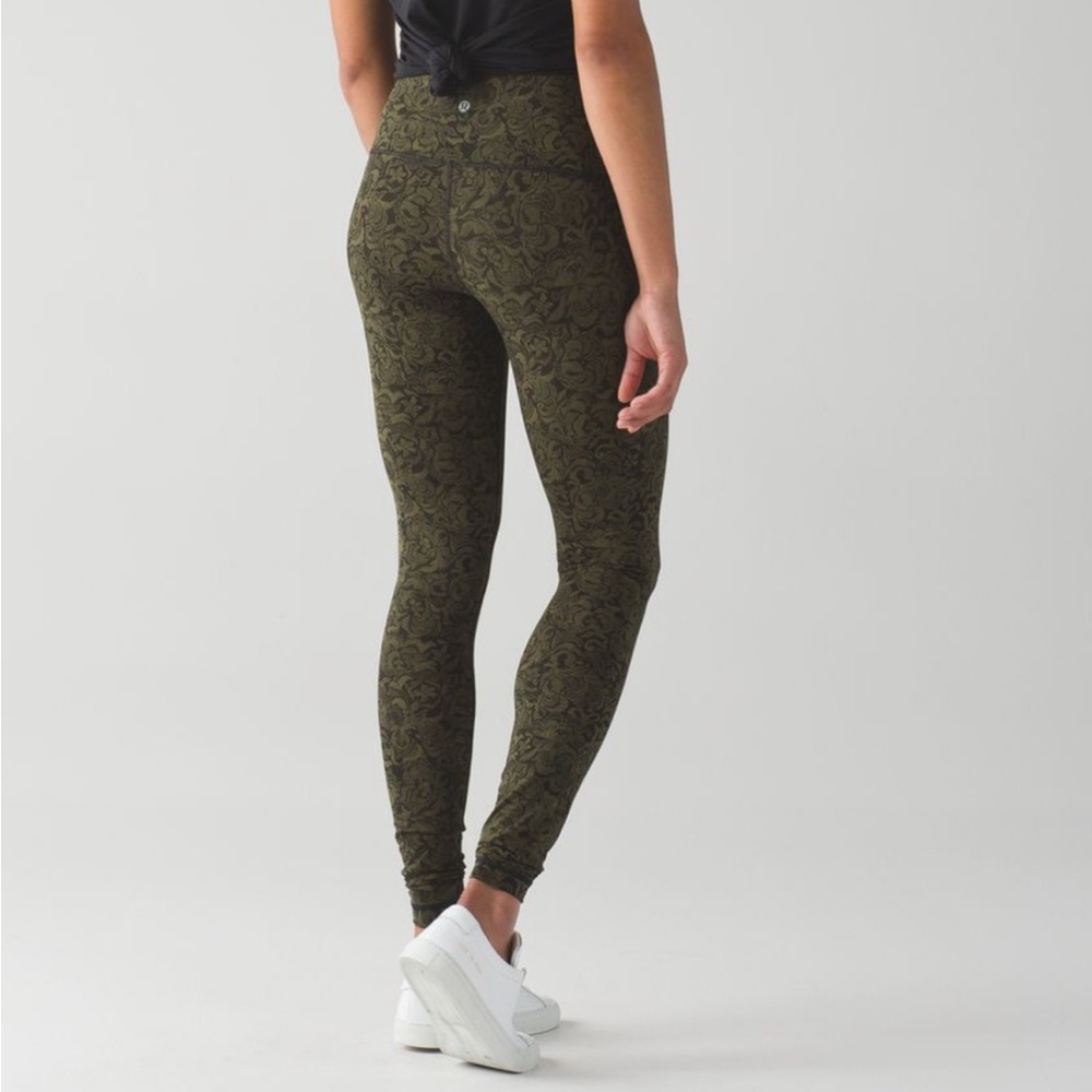 Lululemon Wunder Under Pant (Hi-Rise)
- Pencil Lace Brave Olive Black - 4